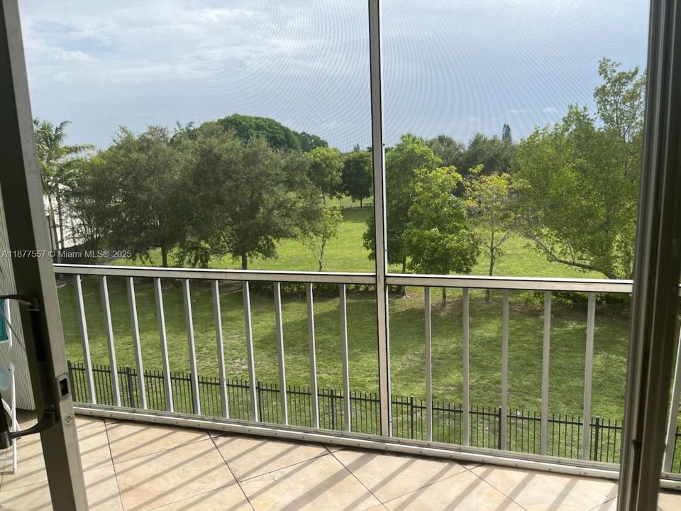 合同活跃: $170,000 (1 贝兹, 1 浴室, 775 平方英尺)