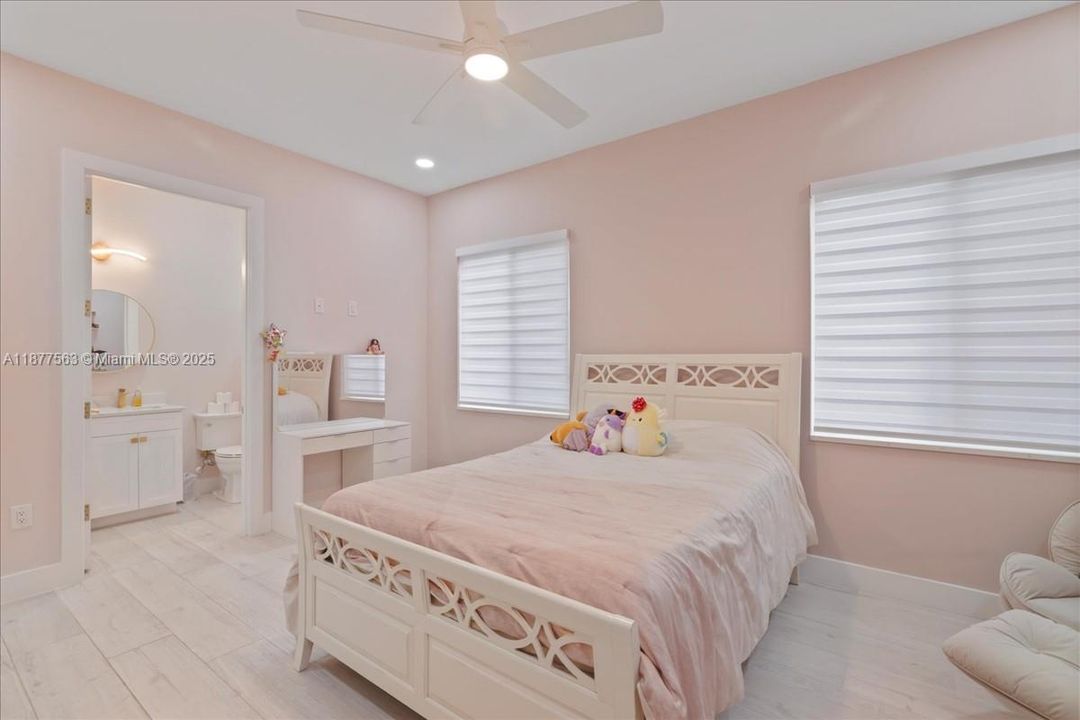 For Sale: $664,900 (4 beds, 3 baths, 2518 Square Feet)