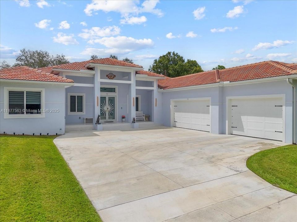 For Sale: $664,900 (4 beds, 3 baths, 2518 Square Feet)