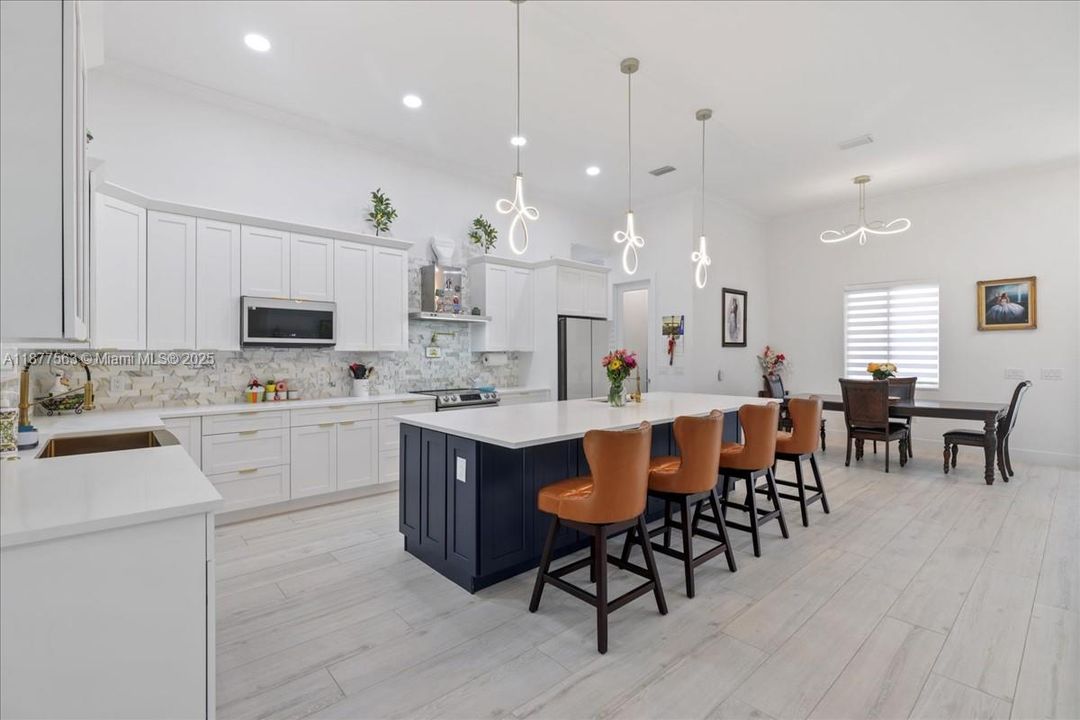 For Sale: $664,900 (4 beds, 3 baths, 2518 Square Feet)