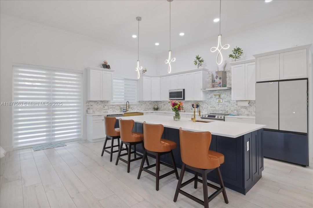 For Sale: $664,900 (4 beds, 3 baths, 2518 Square Feet)