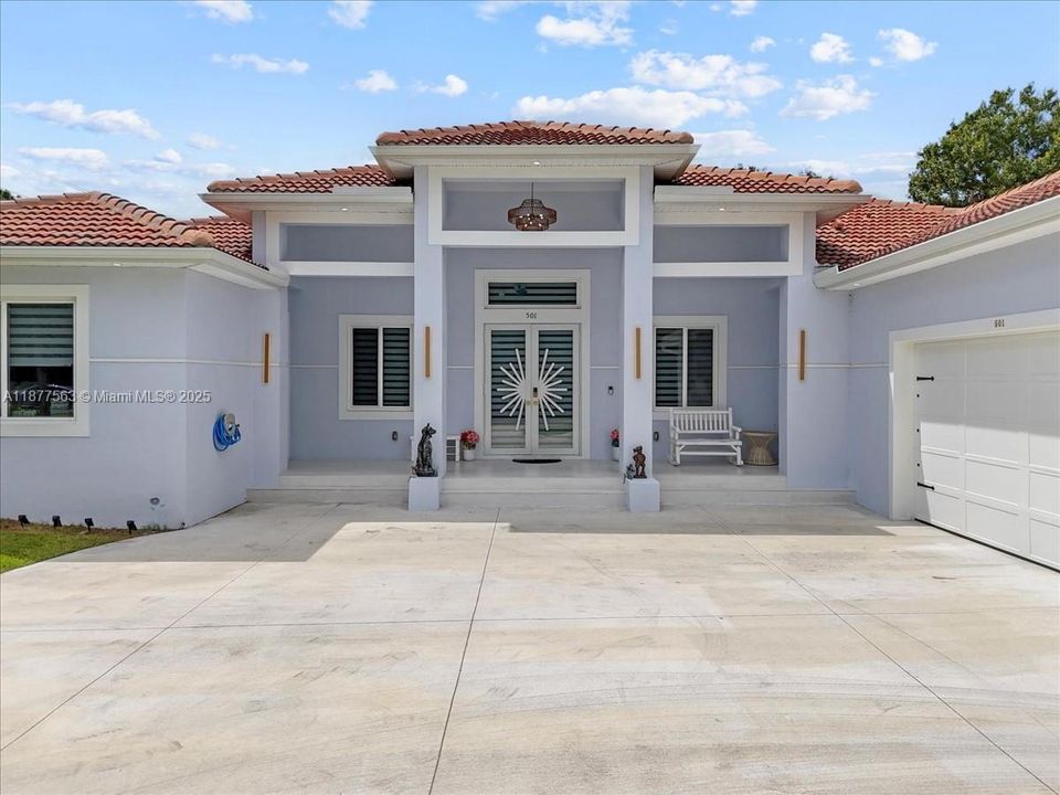 For Sale: $664,900 (4 beds, 3 baths, 2518 Square Feet)