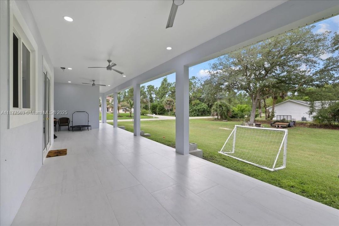 For Sale: $664,900 (4 beds, 3 baths, 2518 Square Feet)