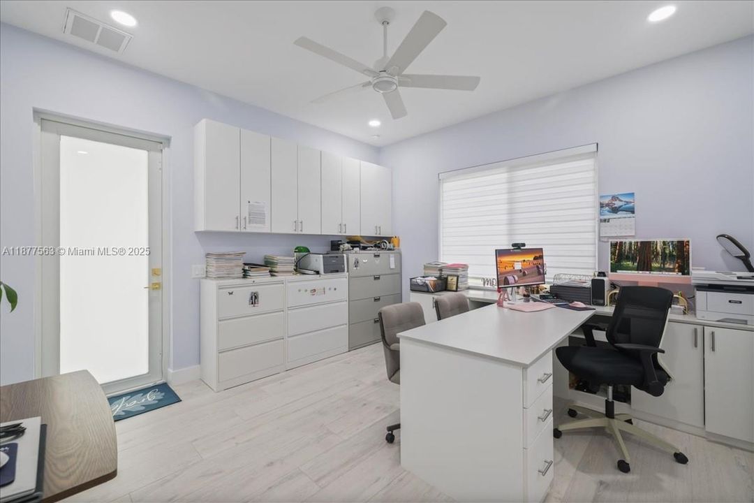 For Sale: $664,900 (4 beds, 3 baths, 2518 Square Feet)