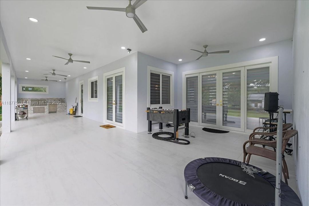 For Sale: $664,900 (4 beds, 3 baths, 2518 Square Feet)