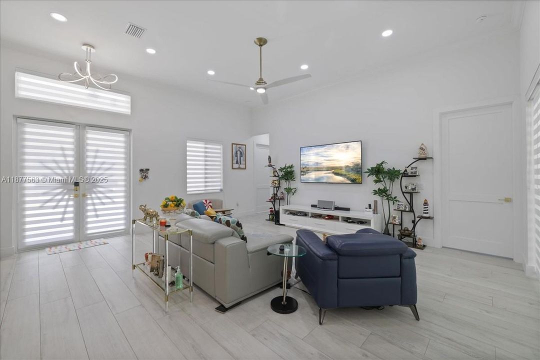 For Sale: $664,900 (4 beds, 3 baths, 2518 Square Feet)