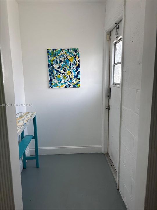 Под контрактом: $415,000 (4 спален, 2 ванн, 1912 Квадратных фут)