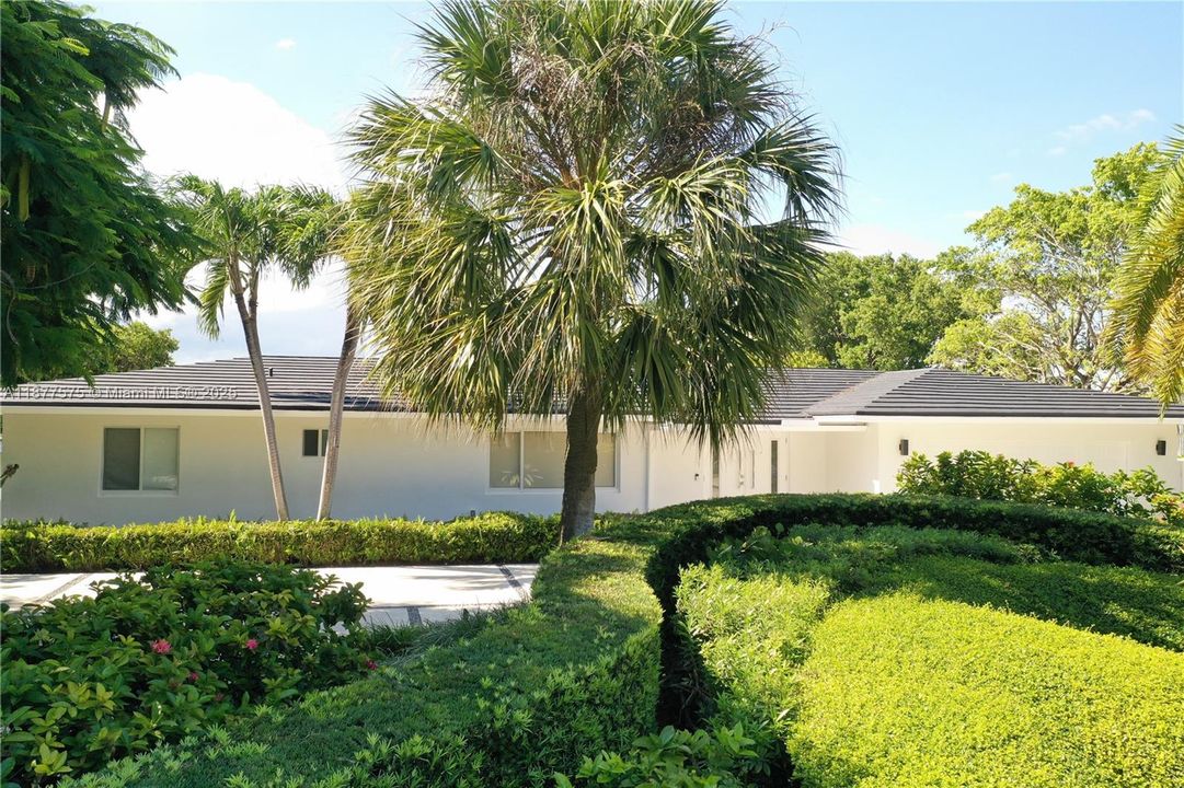 En Renta: $35,000 (4 camas, 4 baños, 2566 Pies cuadrados)