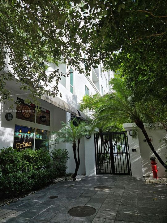 待售: $367,000 (1 贝兹, 1 浴室, 784 平方英尺)