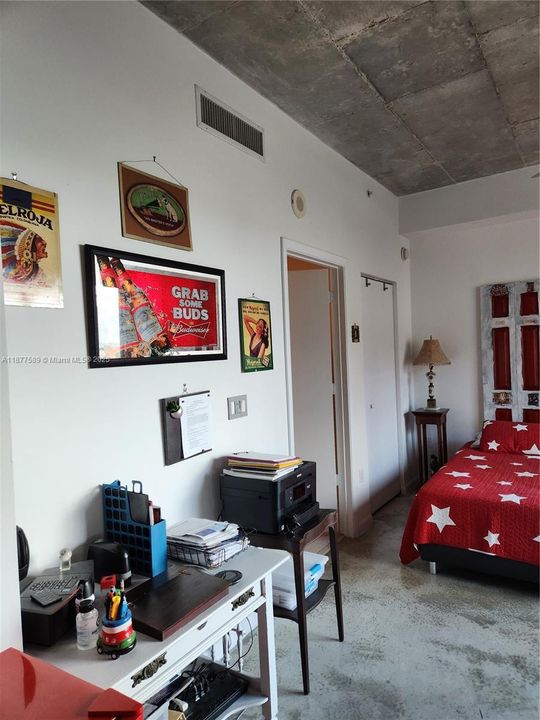 待售: $367,000 (1 贝兹, 1 浴室, 784 平方英尺)