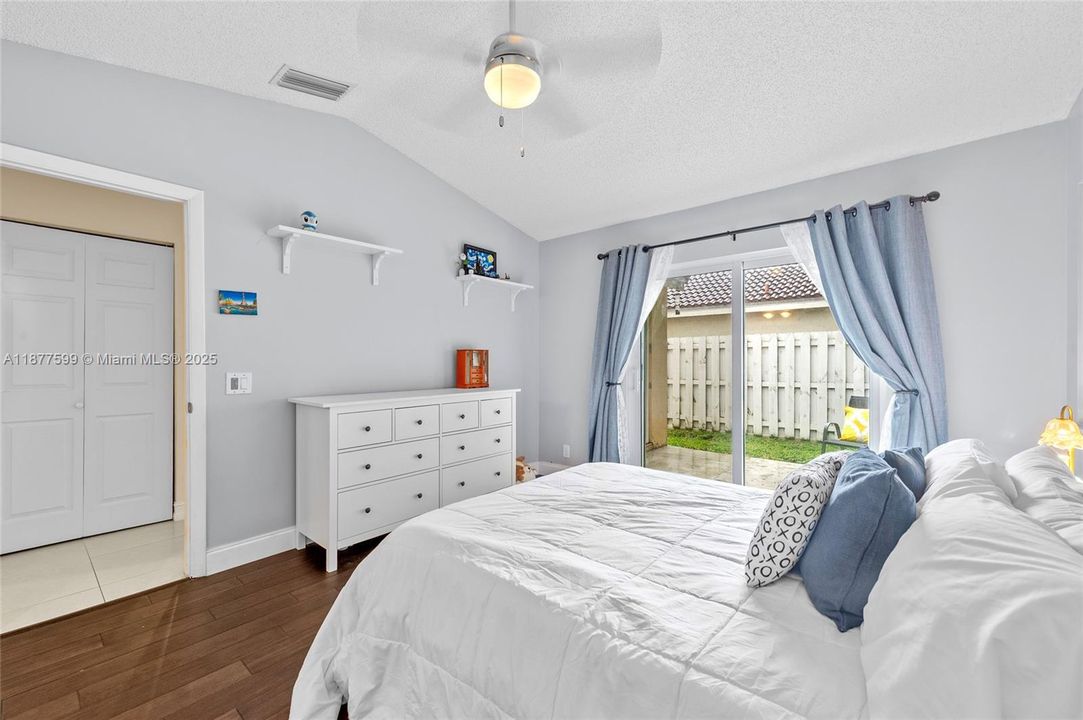 Недавно продано: $650,000 (3 спален, 2 ванн, 0 Квадратных фут)