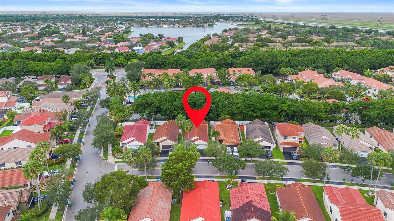 Недавно продано: $650,000 (3 спален, 2 ванн, 0 Квадратных фут)