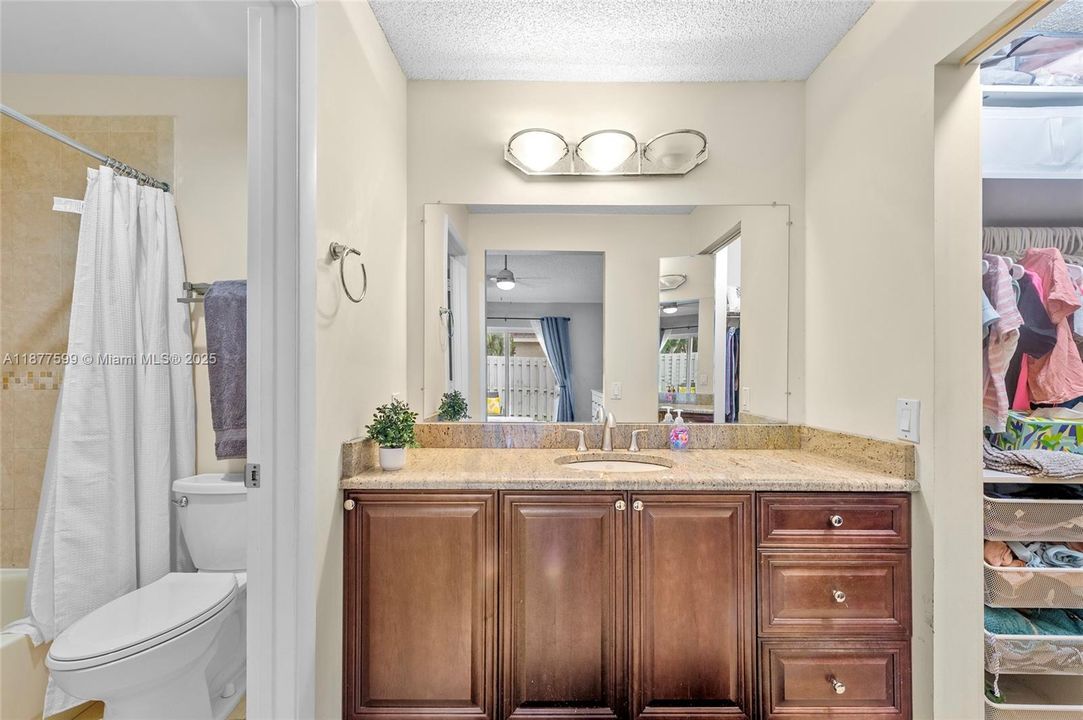 Недавно продано: $650,000 (3 спален, 2 ванн, 0 Квадратных фут)