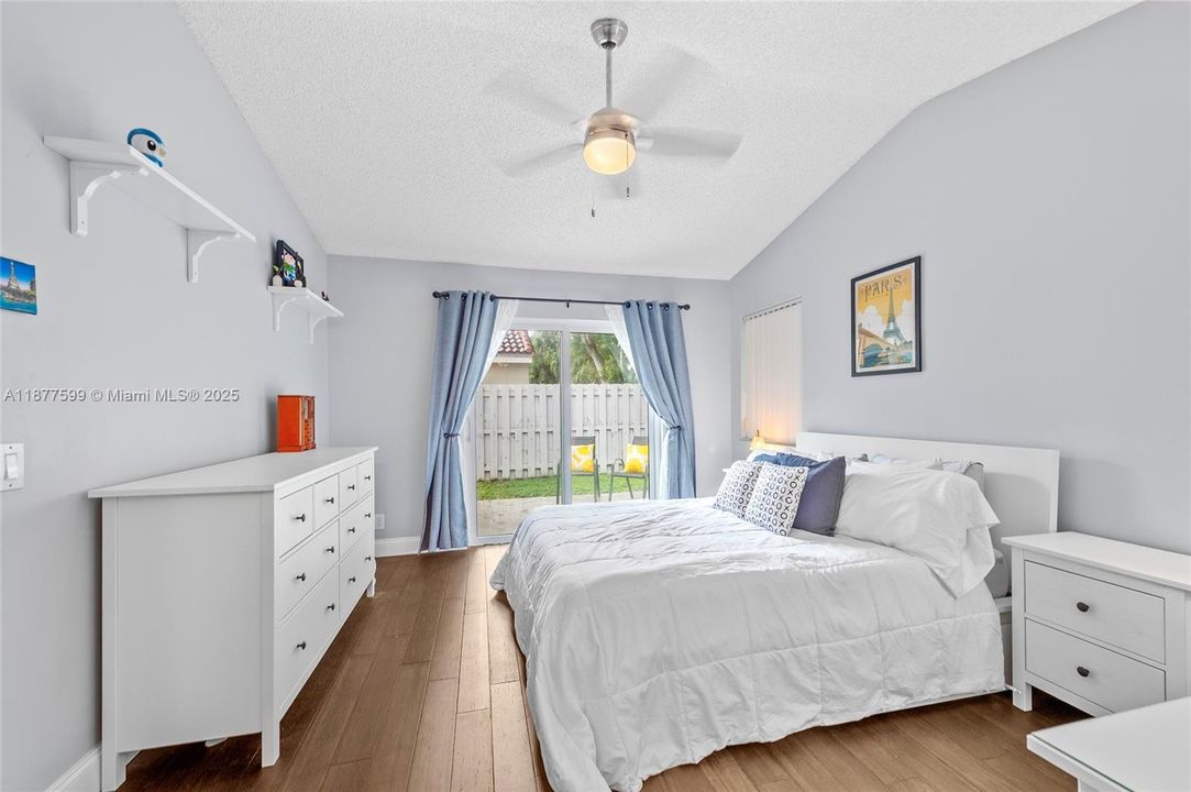 Недавно продано: $650,000 (3 спален, 2 ванн, 0 Квадратных фут)