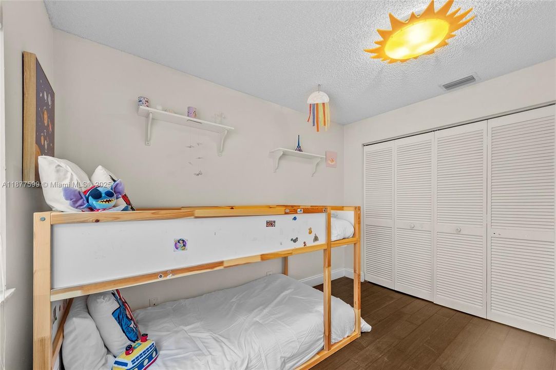 Недавно продано: $650,000 (3 спален, 2 ванн, 0 Квадратных фут)