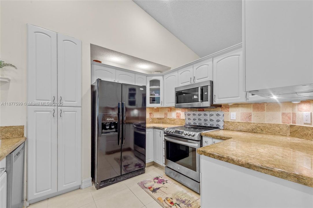 Недавно продано: $650,000 (3 спален, 2 ванн, 0 Квадратных фут)