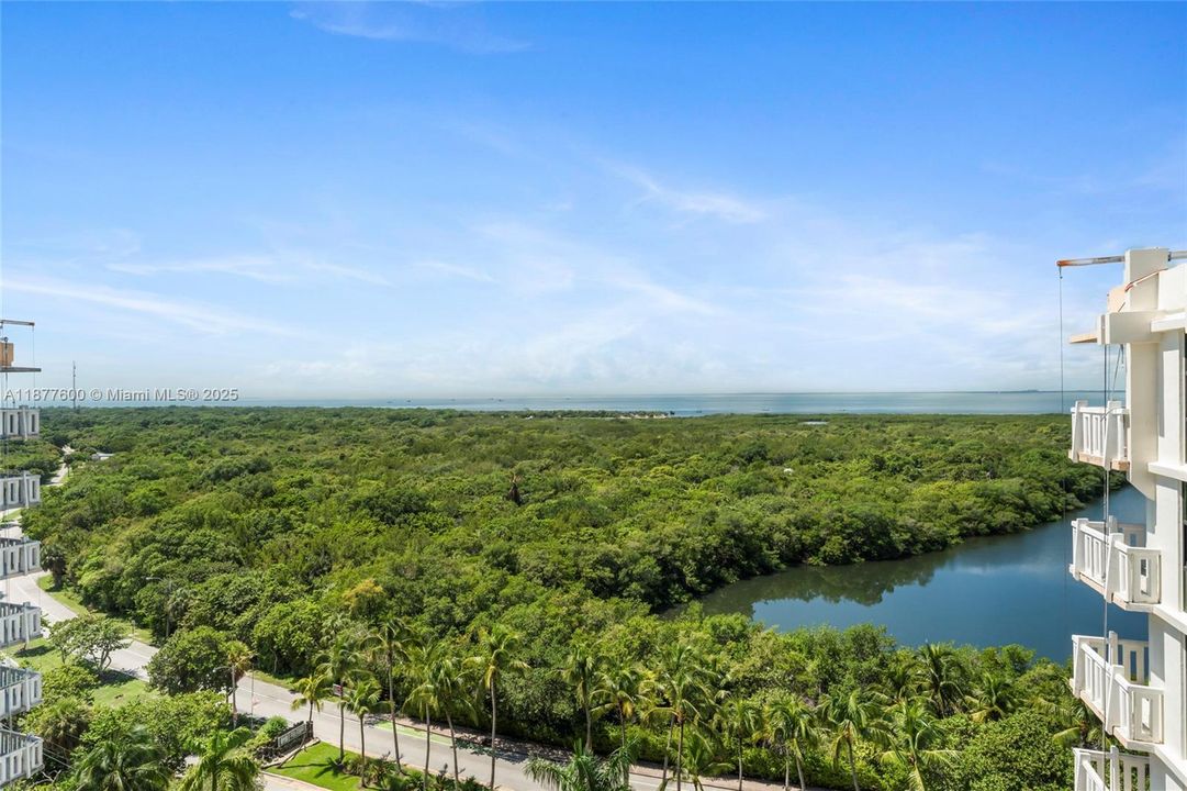 Activo con contrato: $6,500 (2 camas, 2 baños, 1409 Pies cuadrados)