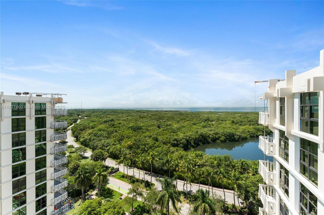 Activo con contrato: $6,500 (2 camas, 2 baños, 1409 Pies cuadrados)