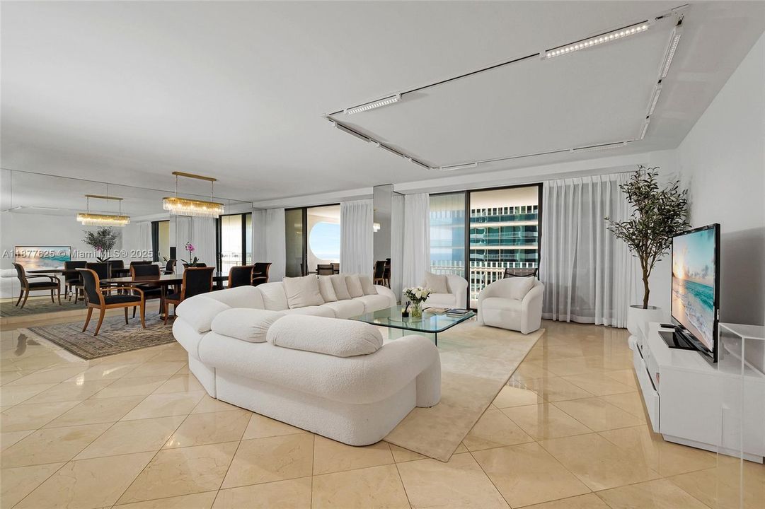 Activo con contrato: $1,490,000 (2 camas, 2 baños, 2060 Pies cuadrados)