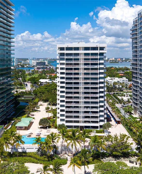 Activo con contrato: $1,490,000 (2 camas, 2 baños, 2060 Pies cuadrados)