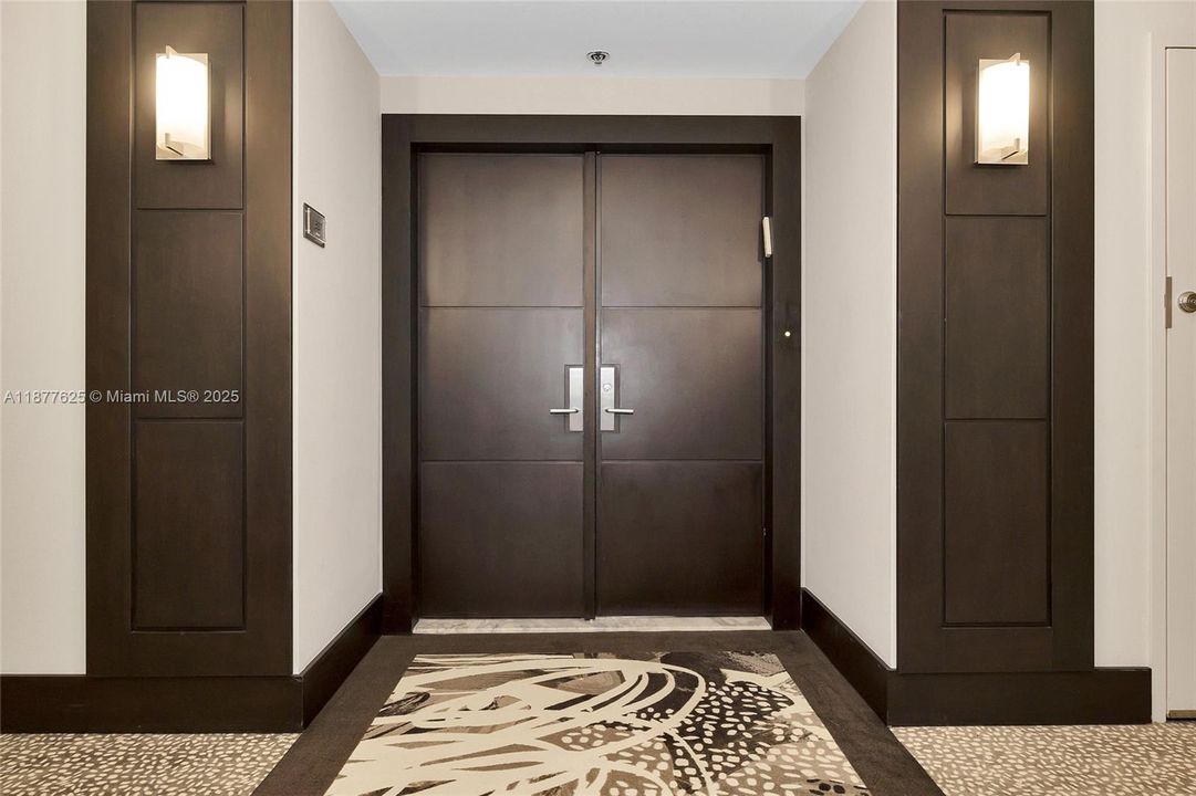 Activo con contrato: $1,490,000 (2 camas, 2 baños, 2060 Pies cuadrados)