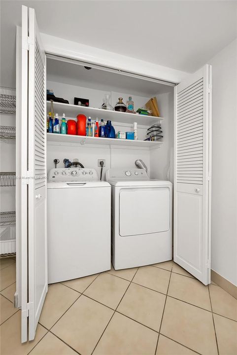 Activo con contrato: $1,490,000 (2 camas, 2 baños, 2060 Pies cuadrados)