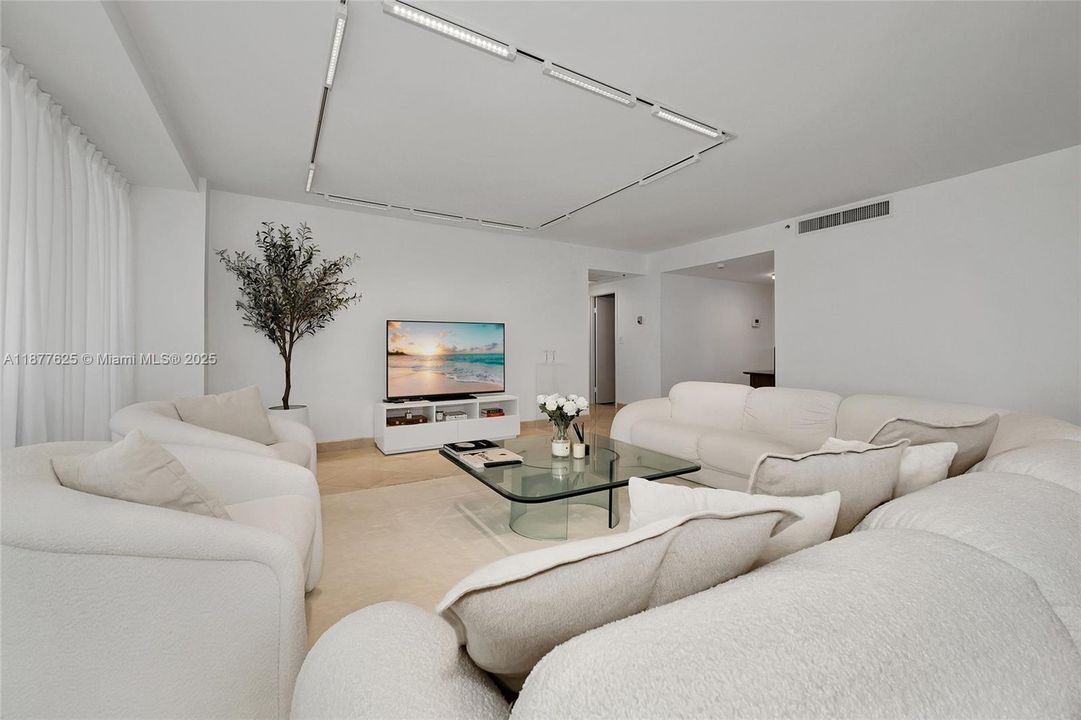 Activo con contrato: $1,490,000 (2 camas, 2 baños, 2060 Pies cuadrados)