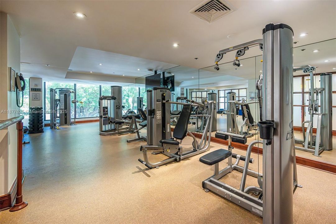 Activo con contrato: $1,490,000 (2 camas, 2 baños, 2060 Pies cuadrados)