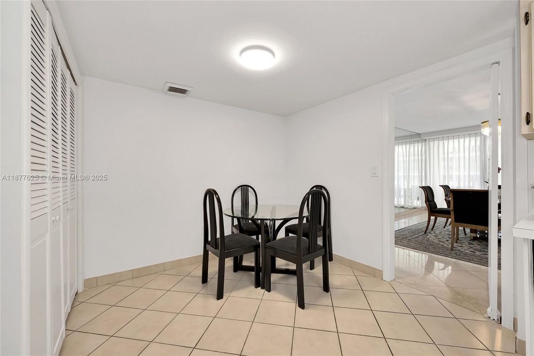 Activo con contrato: $1,490,000 (2 camas, 2 baños, 2060 Pies cuadrados)