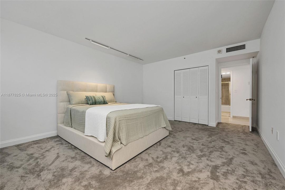 Activo con contrato: $1,490,000 (2 camas, 2 baños, 2060 Pies cuadrados)