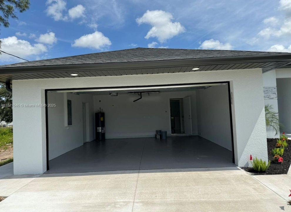 最近售出: $330,000 (3 贝兹, 2 浴室, 1587 平方英尺)