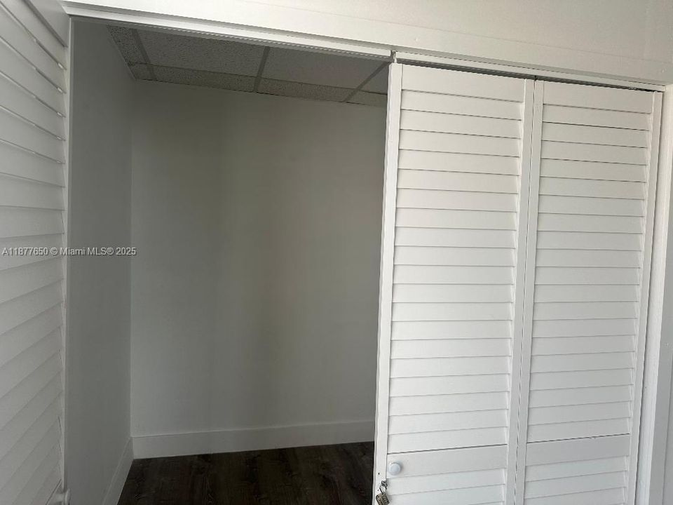 出租: $1,400 (0 贝兹, 0 浴室, 0 平方英尺)