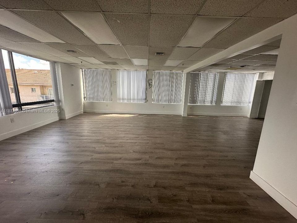 出租: $1,400 (0 贝兹, 0 浴室, 0 平方英尺)