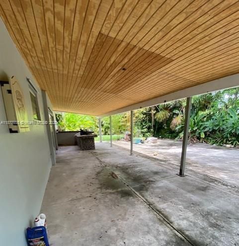 На продажу: $825,000 (15,406.00 acres)