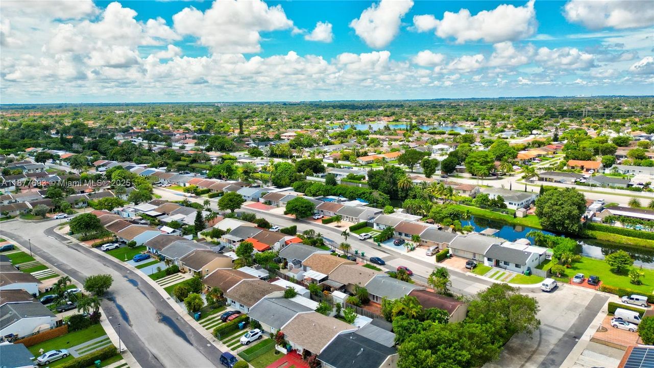 Недавно продано: $410,000 (2 спален, 1 ванн, 875 Квадратных фут)