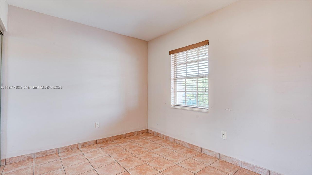 Недавно продано: $410,000 (2 спален, 1 ванн, 875 Квадратных фут)