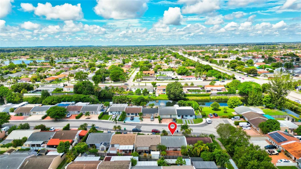 Недавно продано: $410,000 (2 спален, 1 ванн, 875 Квадратных фут)