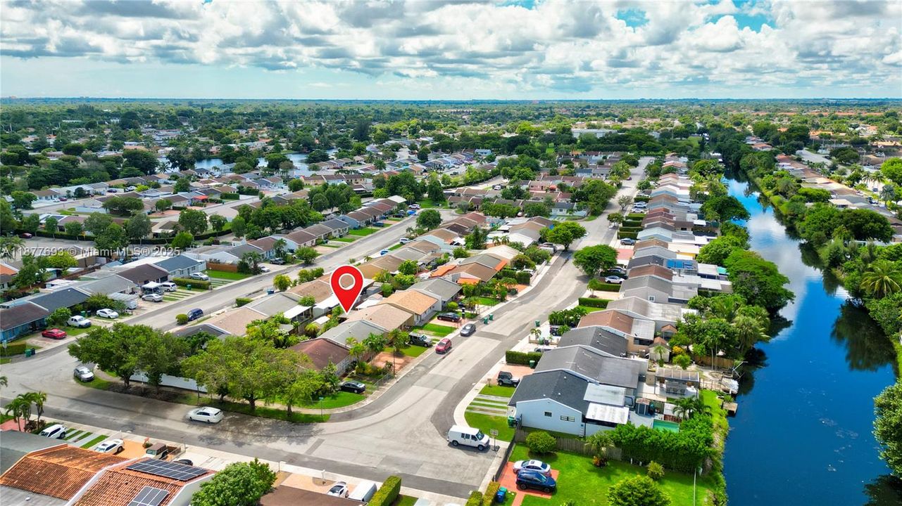 Недавно продано: $410,000 (2 спален, 1 ванн, 875 Квадратных фут)