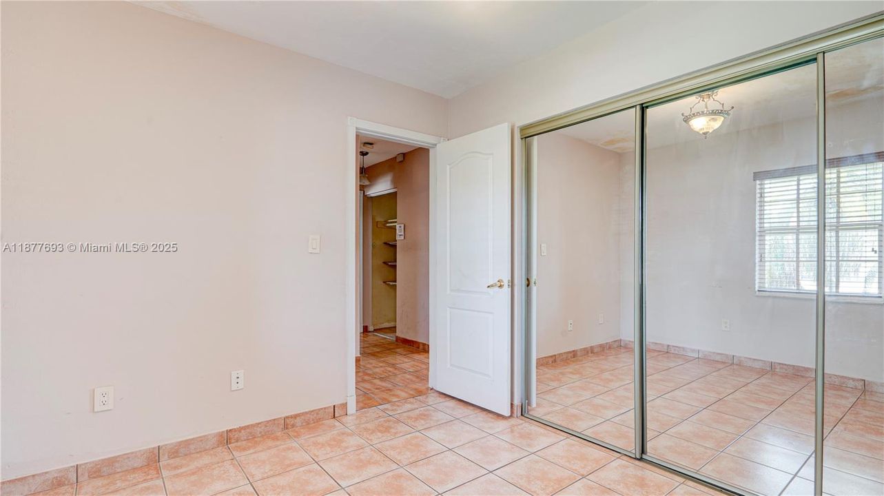 Недавно продано: $410,000 (2 спален, 1 ванн, 875 Квадратных фут)