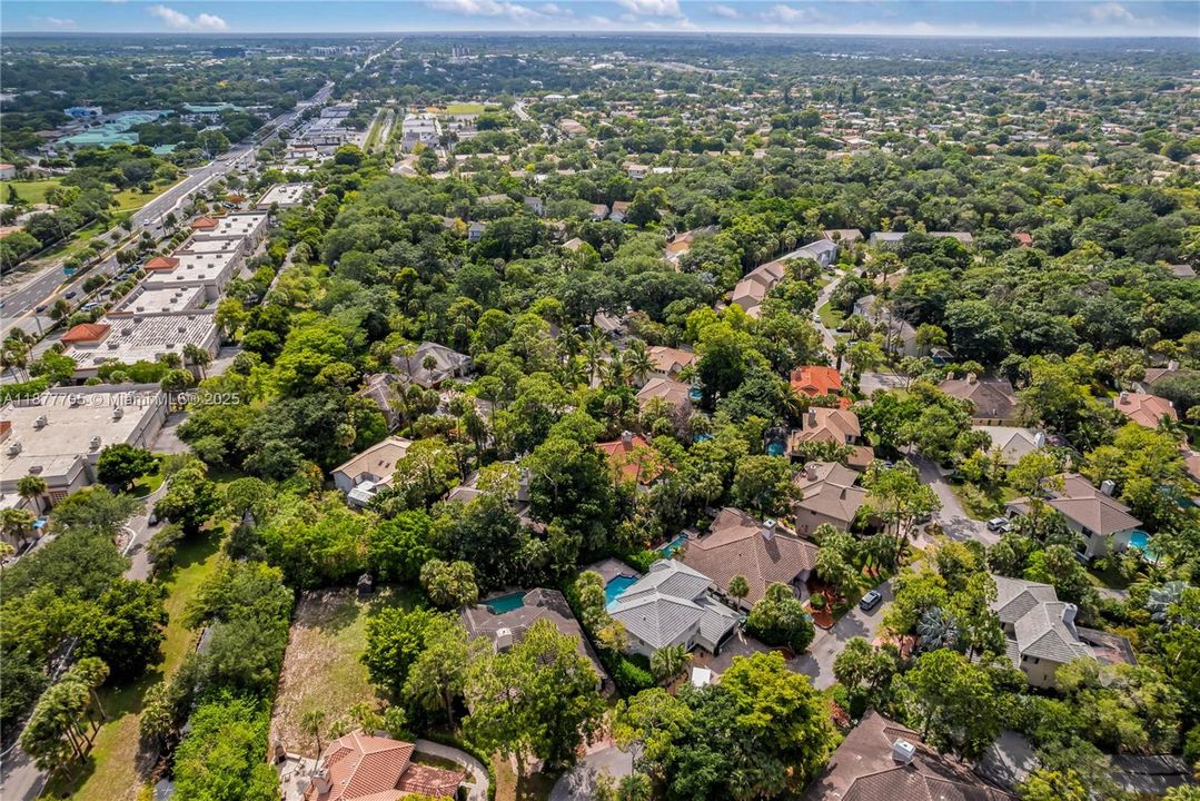 Active With Contract: $670,000 (4 beds, 3 baths, 2982 Square Feet)