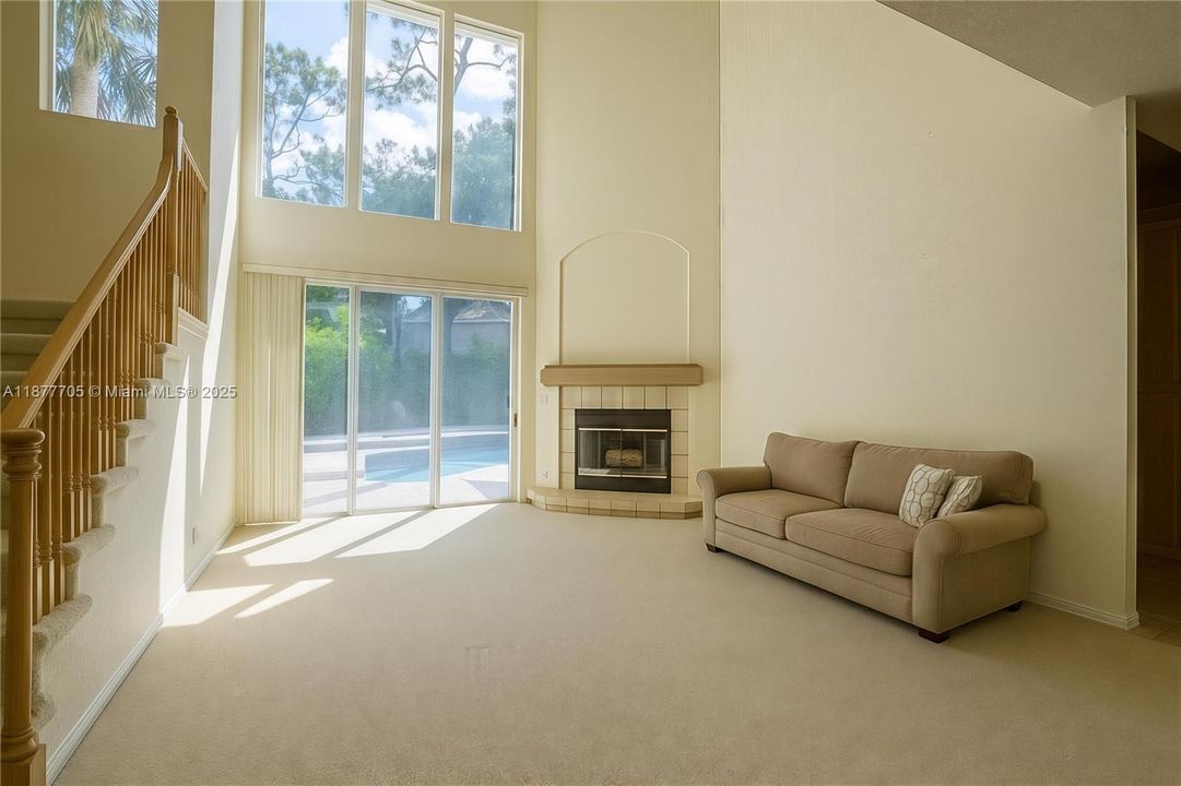 Active With Contract: $670,000 (4 beds, 3 baths, 2982 Square Feet)