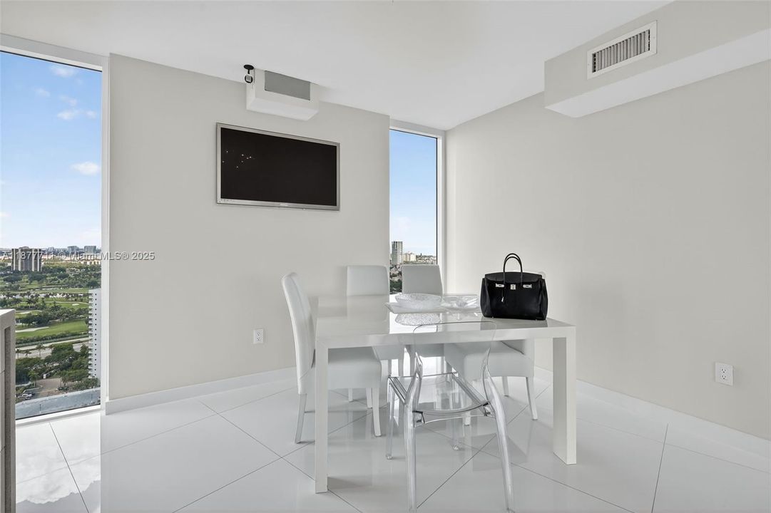 Active With Contract: $1,375,000 (3 beds, 2 baths, 2720 Square Feet)