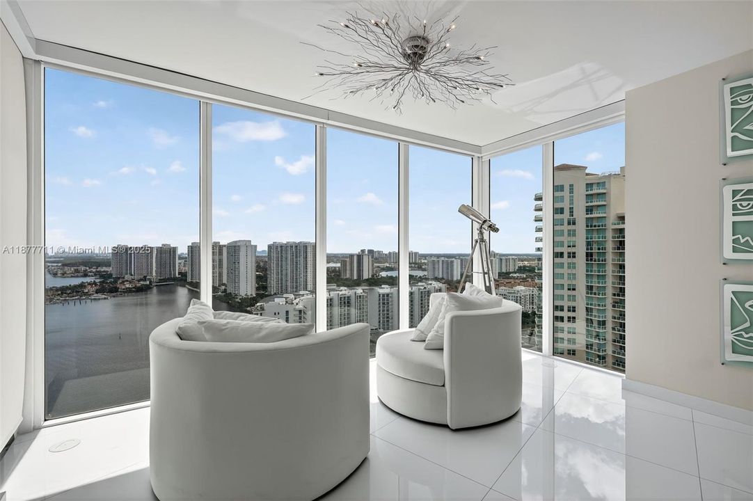 Active With Contract: $1,375,000 (3 beds, 2 baths, 2720 Square Feet)