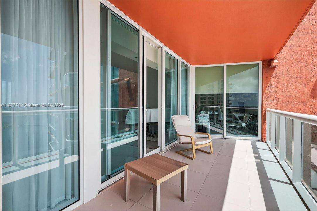 Active With Contract: $1,375,000 (3 beds, 2 baths, 2720 Square Feet)