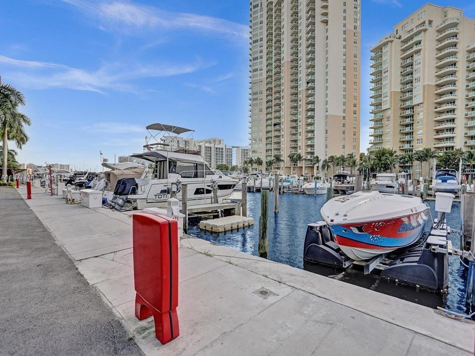 Active With Contract: $1,375,000 (3 beds, 2 baths, 2720 Square Feet)