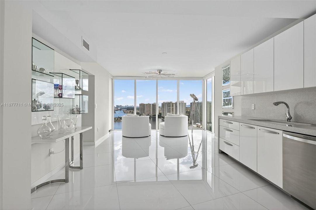 Active With Contract: $1,375,000 (3 beds, 2 baths, 2720 Square Feet)