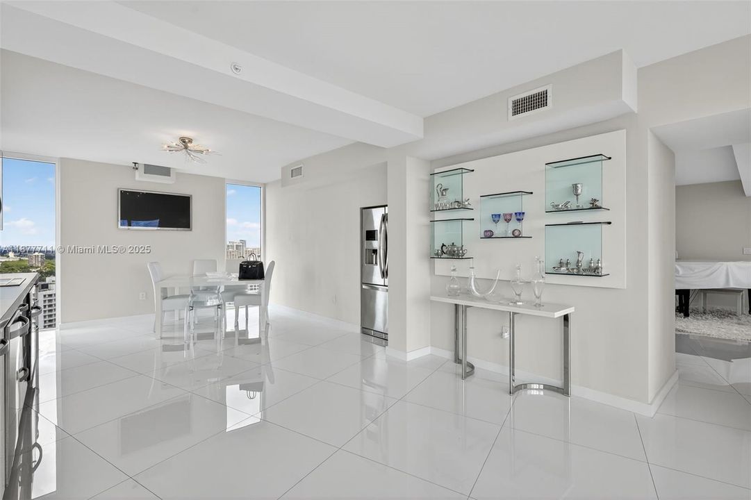 Active With Contract: $1,375,000 (3 beds, 2 baths, 2720 Square Feet)