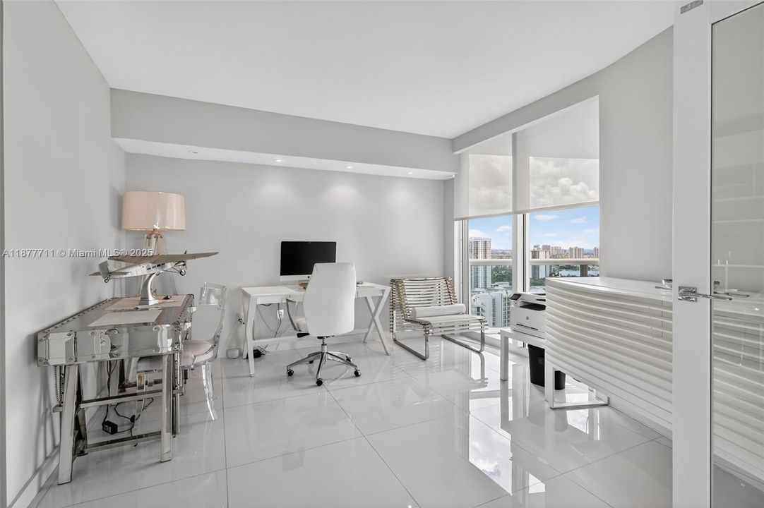 Active With Contract: $1,375,000 (3 beds, 2 baths, 2720 Square Feet)