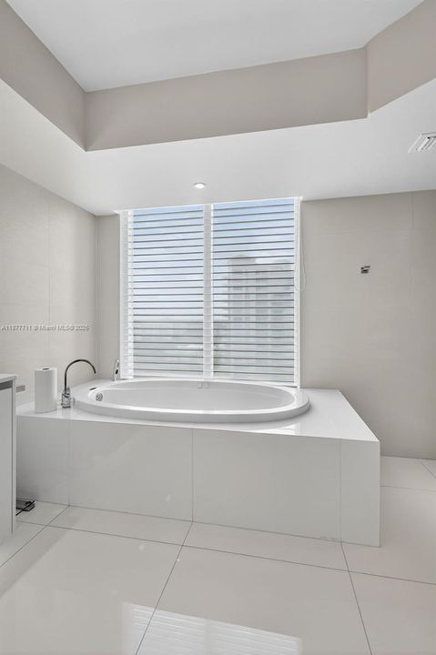 Active With Contract: $1,375,000 (3 beds, 2 baths, 2720 Square Feet)