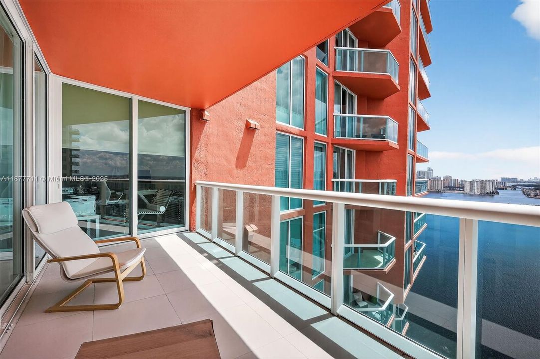 Active With Contract: $1,375,000 (3 beds, 2 baths, 2720 Square Feet)